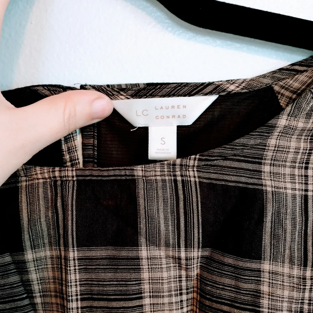 LC Lauren Conrad Brown and black plaid open door back with large ruffles sleeves